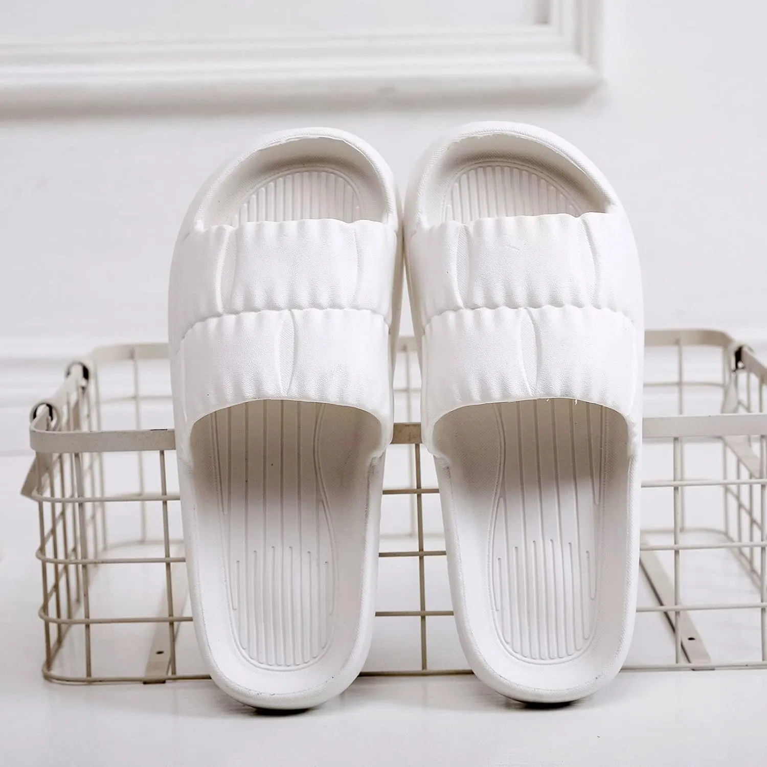 Bathroom Slippers Men's Non-Slip Indoor Home House Beach Shoes Cloud Sandals Comfy Indoor Outdoor Slides Unisex