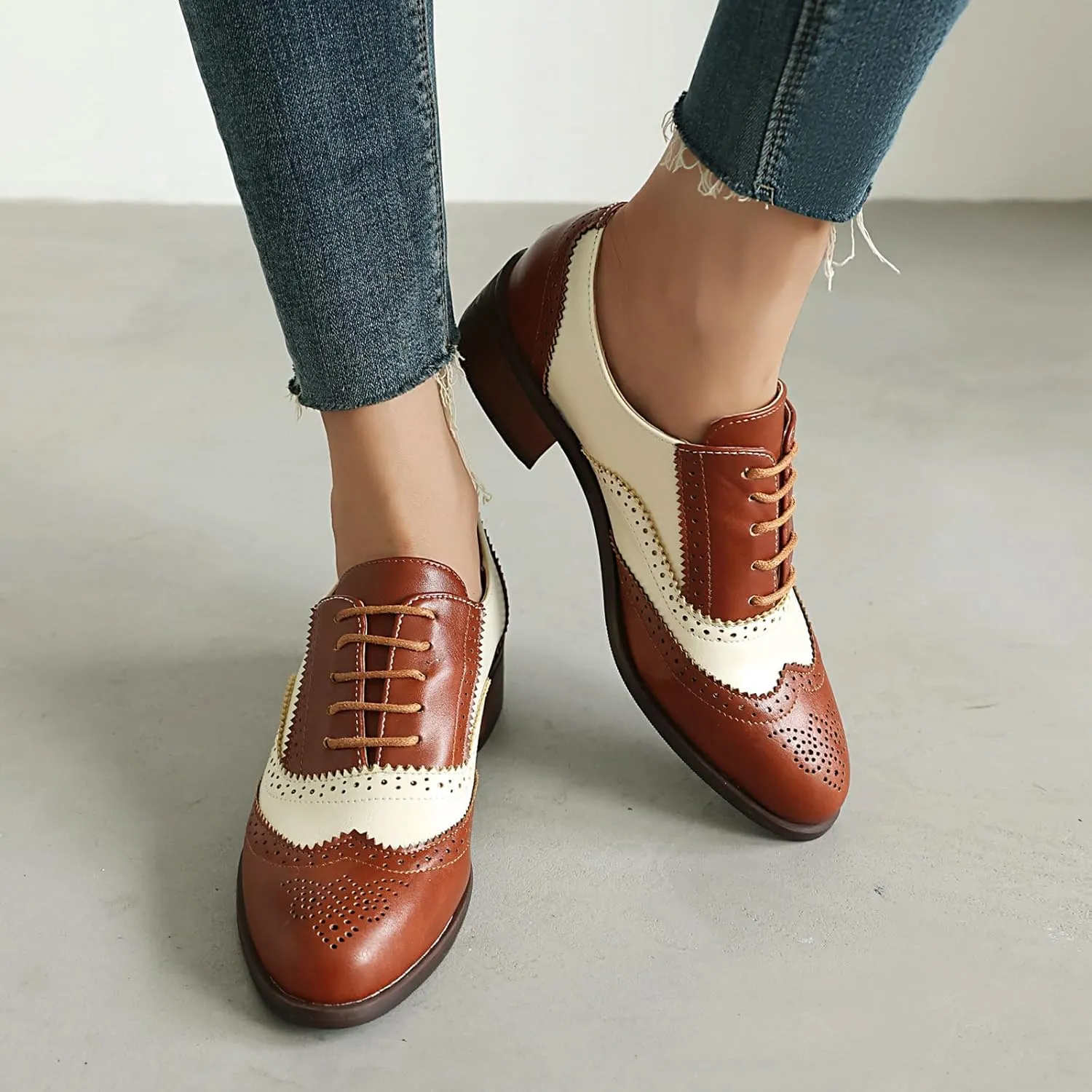 Betastella Womens Vintage Wingtip Lace Up Oxfords Chunky Low Heel Round Toe Pumps Brogue Oxford Shoes