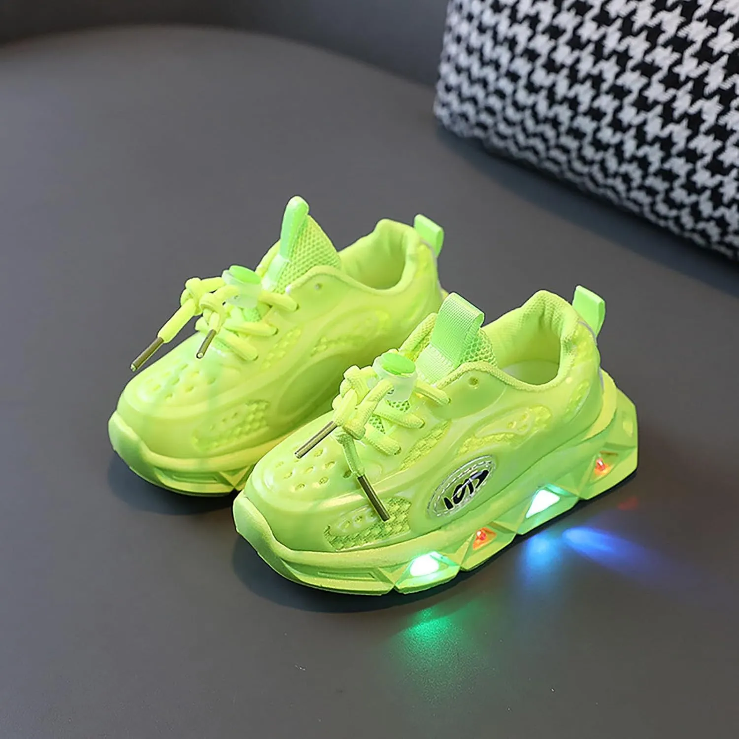 Boys Girls Light Up Shoes Vivaki LED Canvas artoon Casual Sneakers for Toddler Little Kid Sports Walking Sneaker