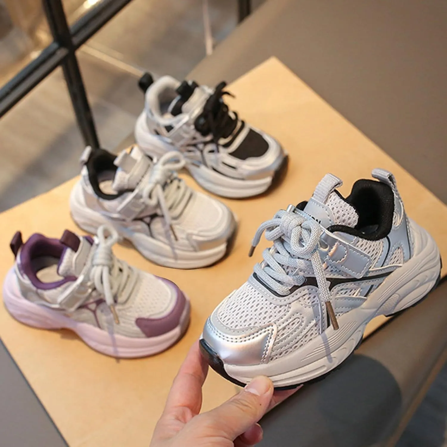 Boys Girls Mesh Sport Shoes Kids Sneakers Tennis Running Shoes Lace-Up Unisex Lightweight Breathable Walking Shoes