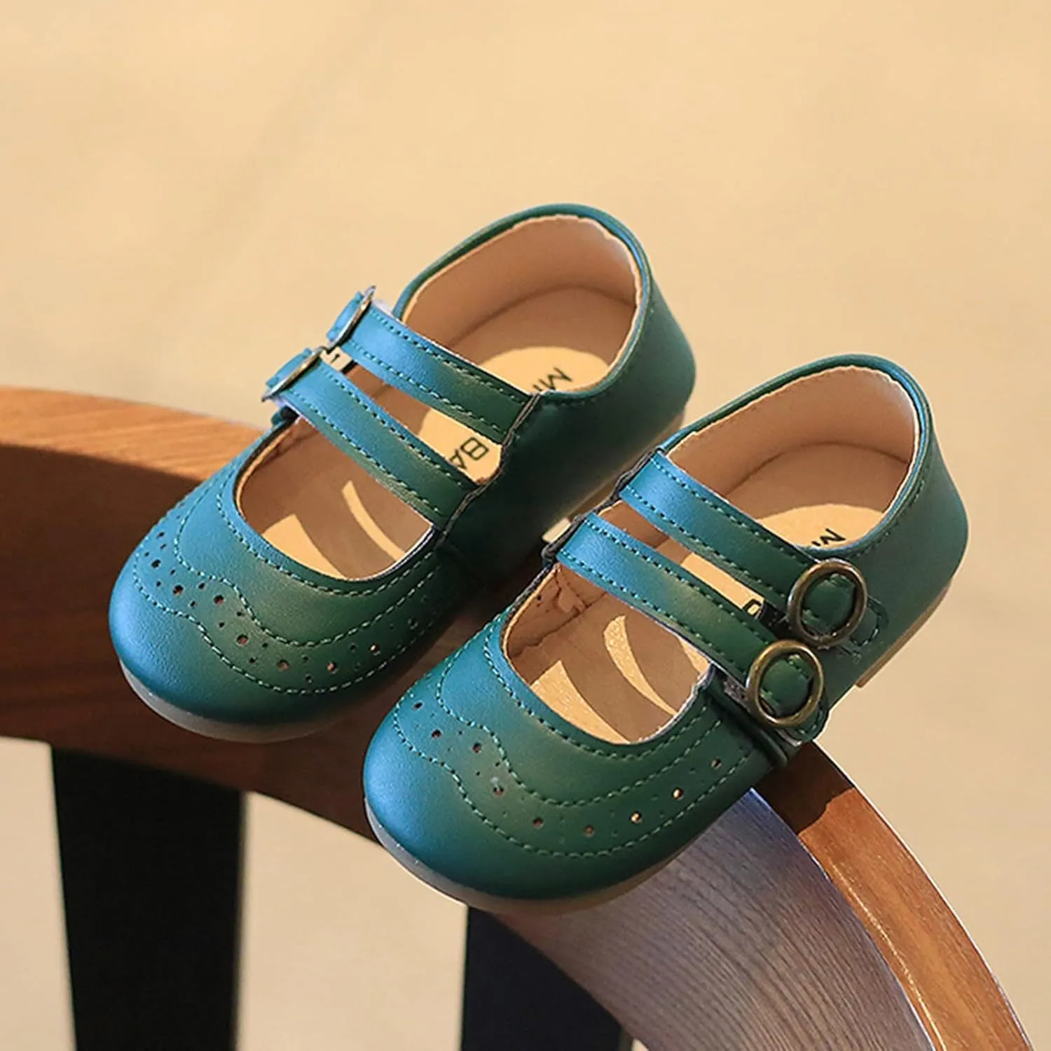 Buckle Shoes Summer And Autumn Girls Boots Cute Flat Hollow Hollow Breathable Comfortable Toddler Shoe Size 4