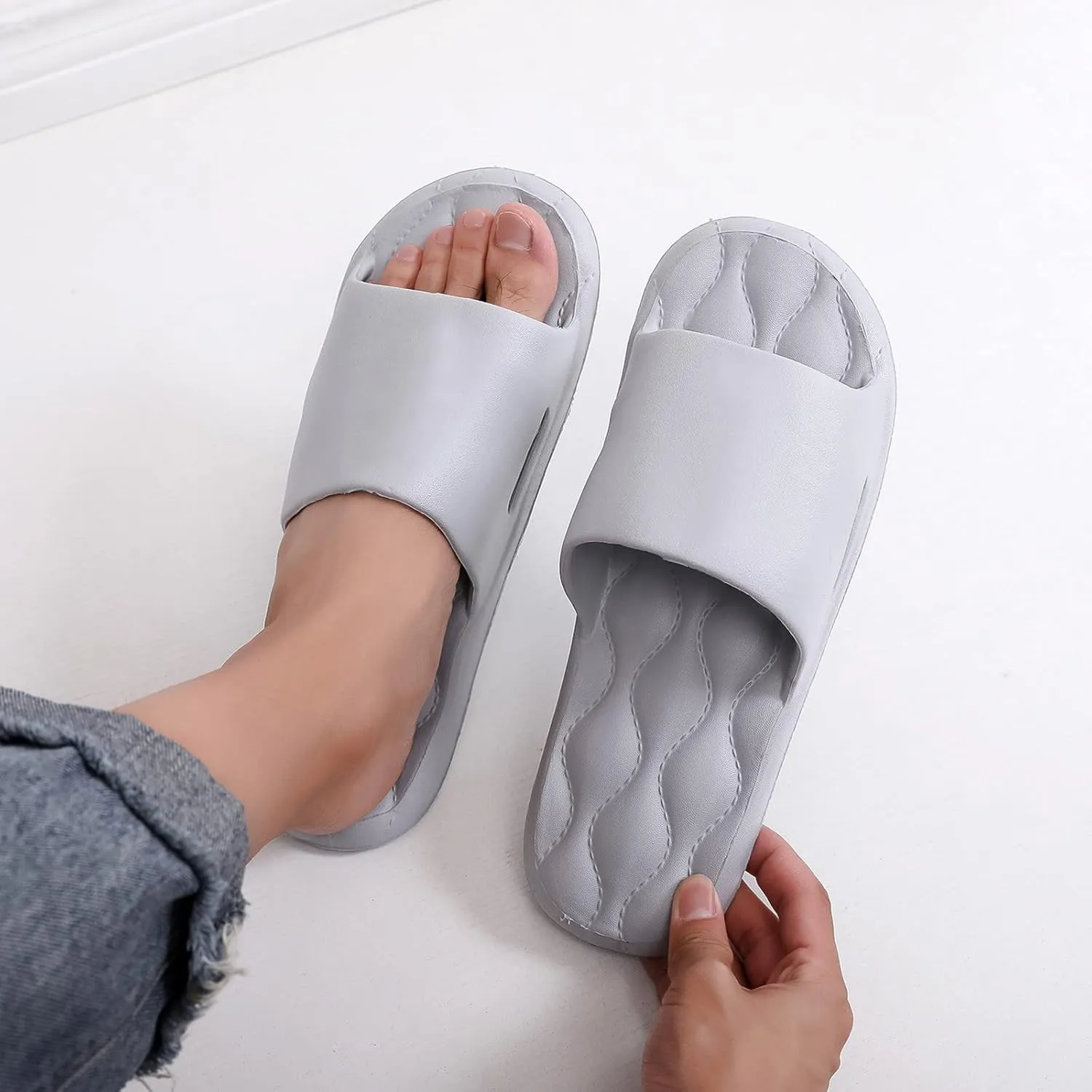 Indoor Slippers Men Non Slip Quick Drying Shower Slides Slide Slippers for Bathroom House Slipper Outdoor