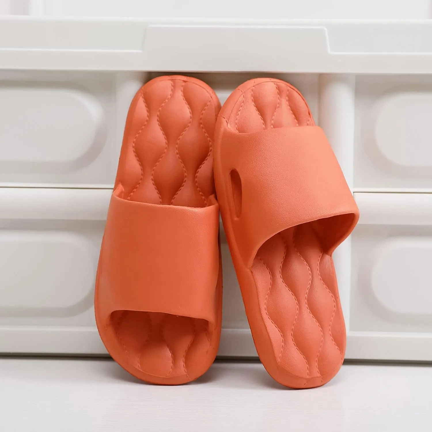 Indoor Slippers Men's Athletic Outdoor Sandals Slides Ultra Comfort Non-Slip Shower Sandals Indoor and Outdoor