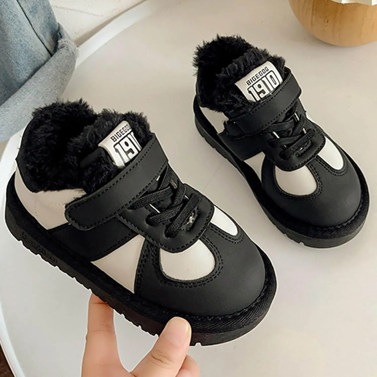 Kids Sneakers for Girls Boys, Comfortable Anti-Collision Non-Slip Stylish Lightweight Platform Athletic Shoes