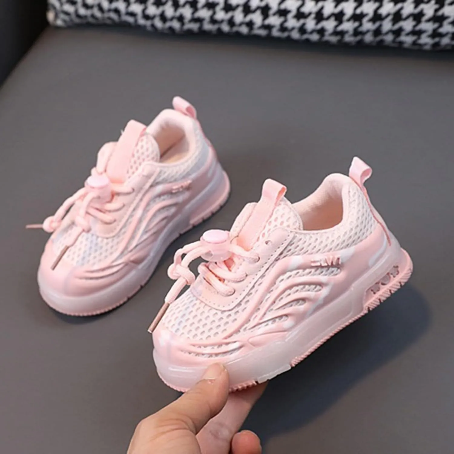 Kids Toddler Light Up Flashing Shoes Girls Boys Lightweight Breathable Flat Walking Sneaker Sport Shoes for Kids