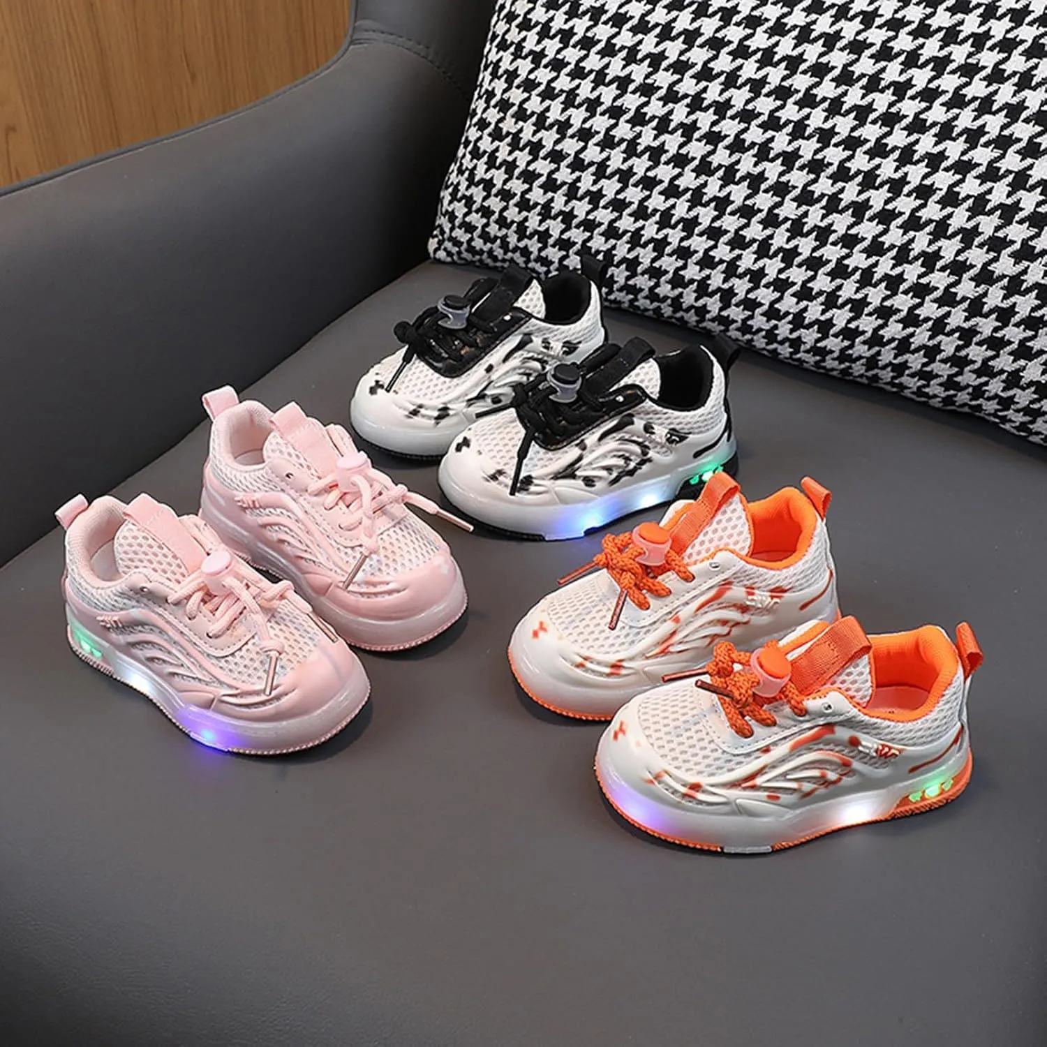 Kids Toddler Light Up Flashing Shoes Girls Boys Lightweight Breathable Flat Walking Sneaker Sport Shoes for Kids
