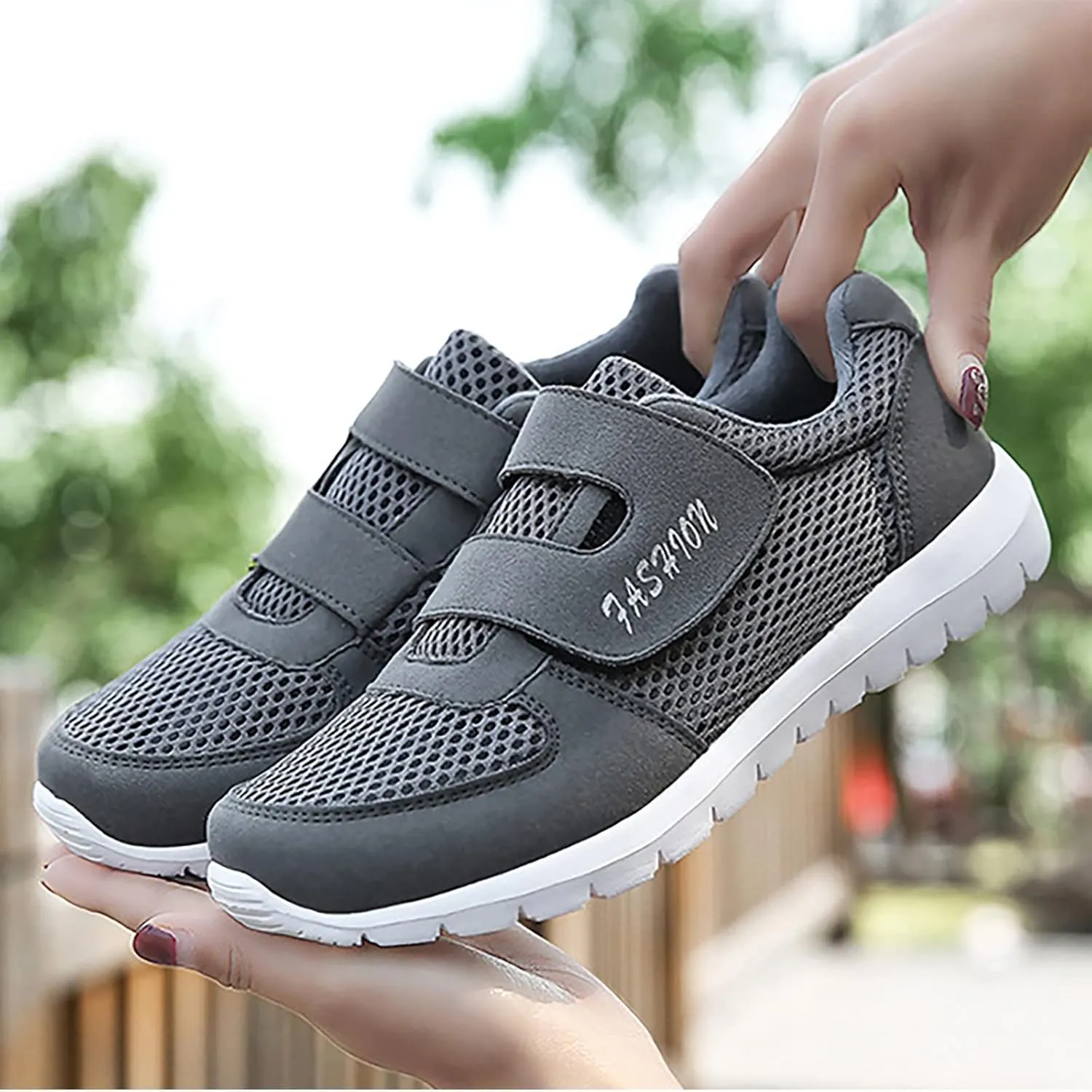 Lightweight Walking Shoes Women's 2023 New Hook Loop Solid Color Fly Woven Mesh Breathable Running Women's