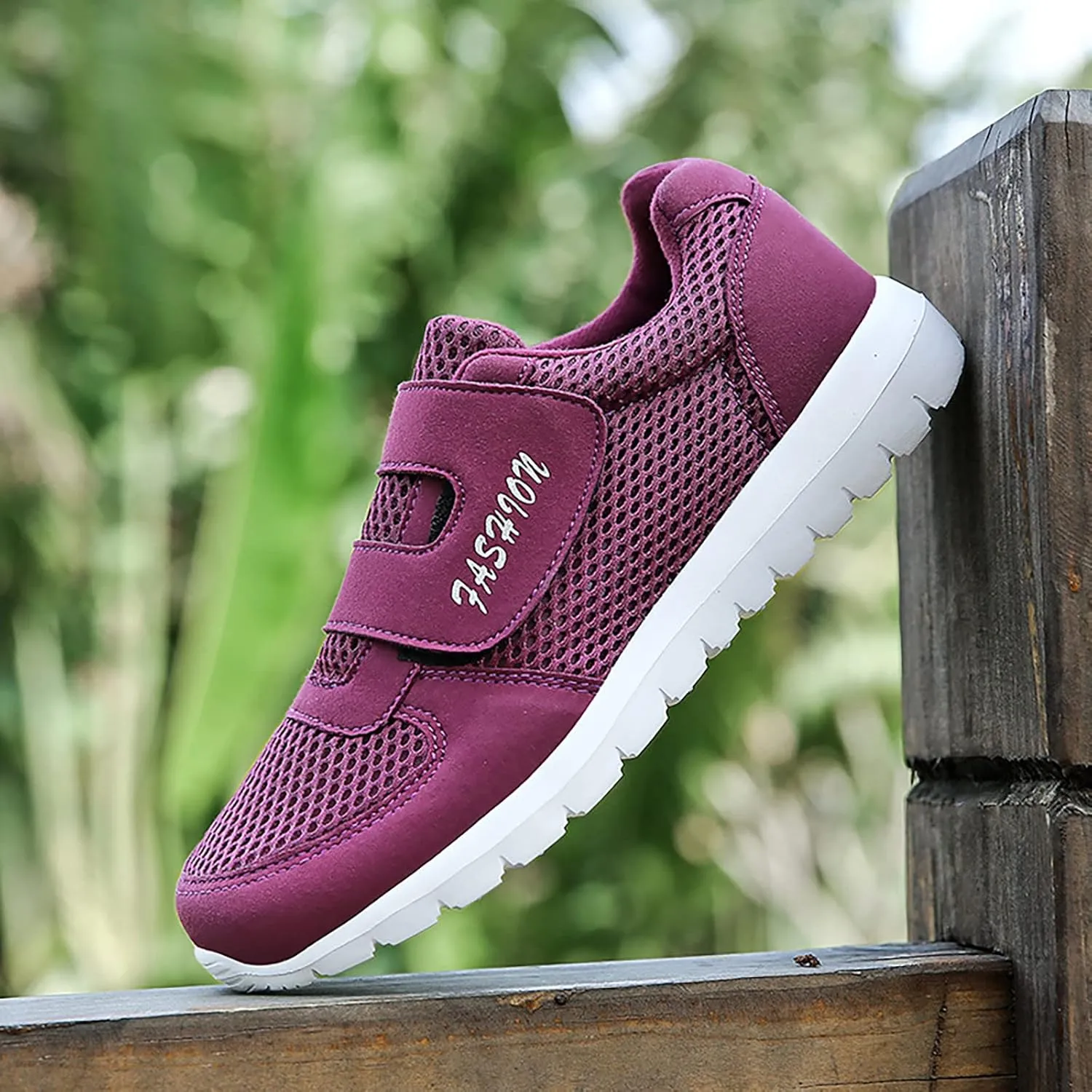 Lightweight Walking Shoes Women's 2023 New Hook Loop Solid Color Fly Woven Mesh Breathable Running Women's