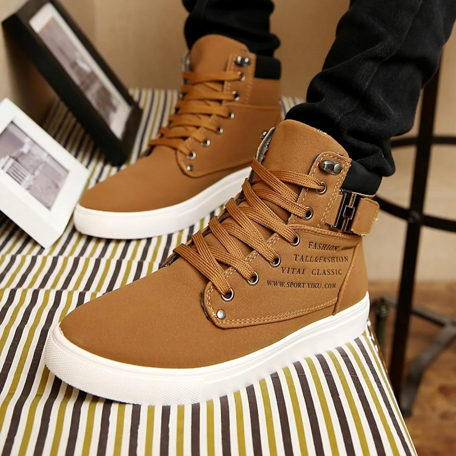 Men's High Top Sneakers Retro Casual Lace Up Sport Shoes Comfort Flat Bottom Walking Boots Outdoor Tall Water Boots Men