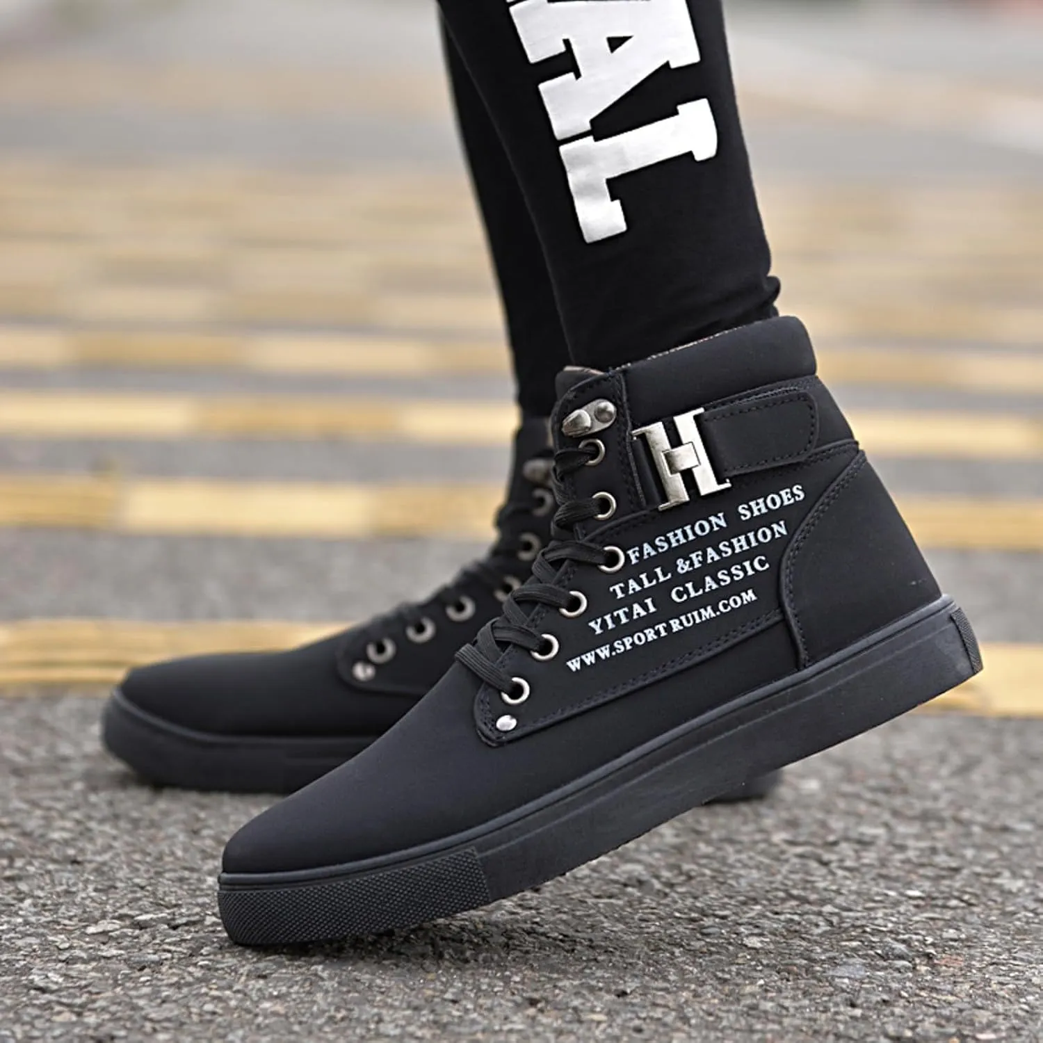 Men's High Top Sneakers Retro Casual Lace Up Sport Shoes Comfort Flat Bottom Walking Boots Outdoor Tall Water Boots Men
