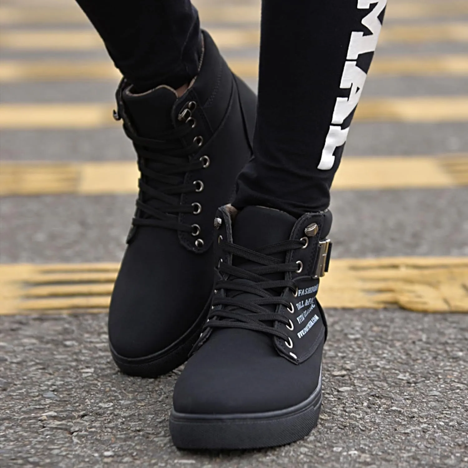 Men's High Top Sneakers Retro Casual Lace Up Sport Shoes Comfort Flat Bottom Walking Boots Outdoor Tall Water Boots Men