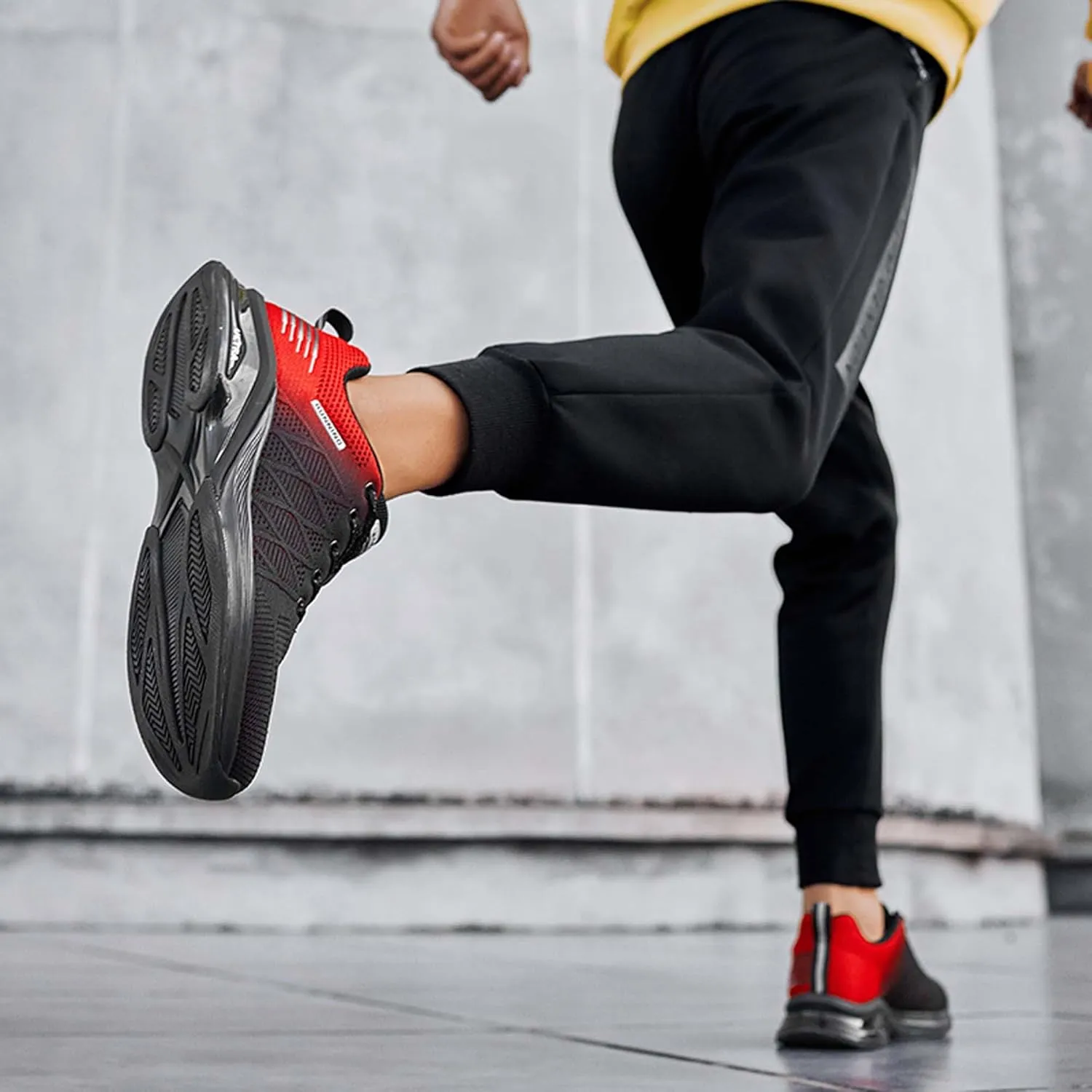 Men's Sports Running Shoes Fashion Sneakers Non-Slip Breathable Road Jogging Shoes Indoor Outdoor Fitness Running Trainers Outdoor Mesh Sports Tennis Shoes