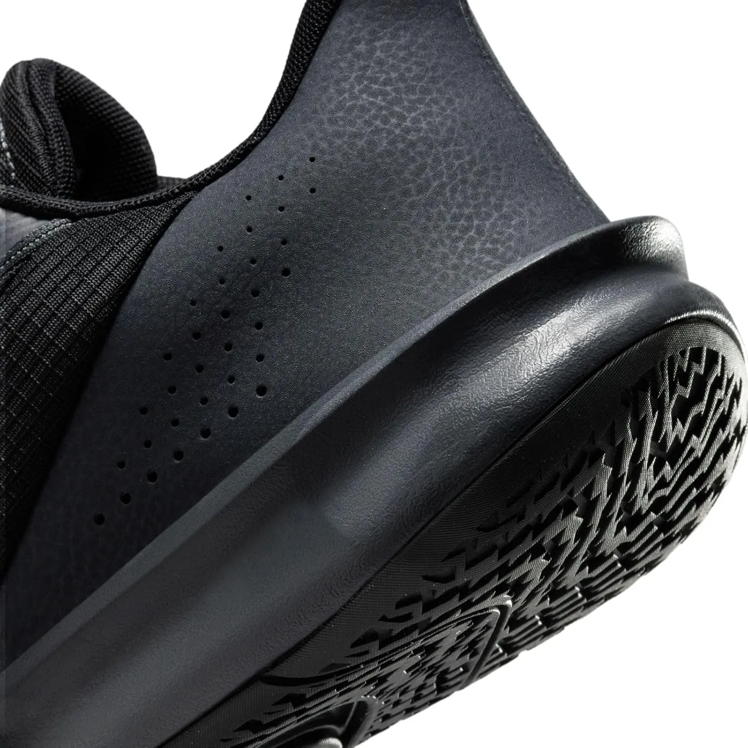 Nike Men's Basketball Shoe