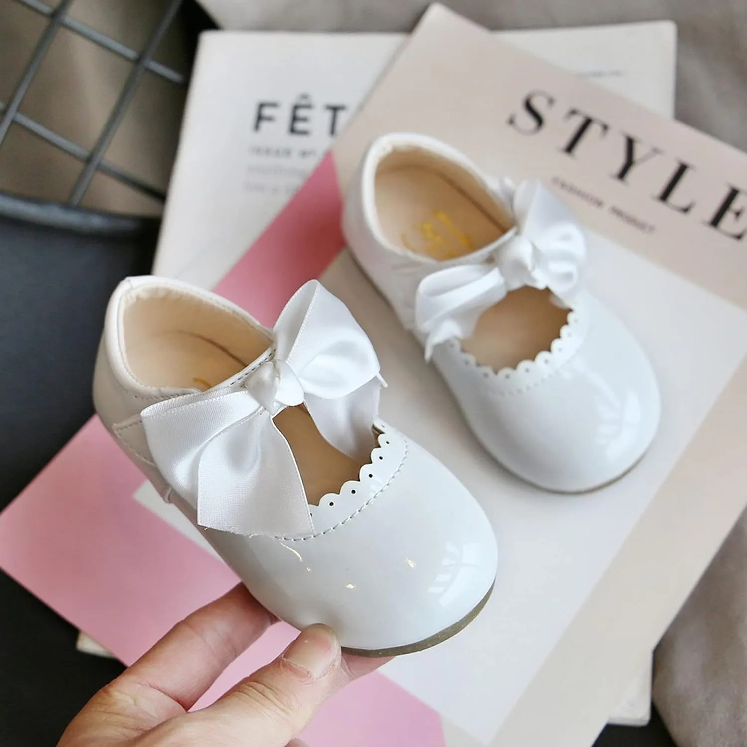 Toddler Girls Slip On Shoes Baby Girl Kids Cute Princess Shoes Fashion Bow Hollow Out Non-Slip Leather Flats Shoes