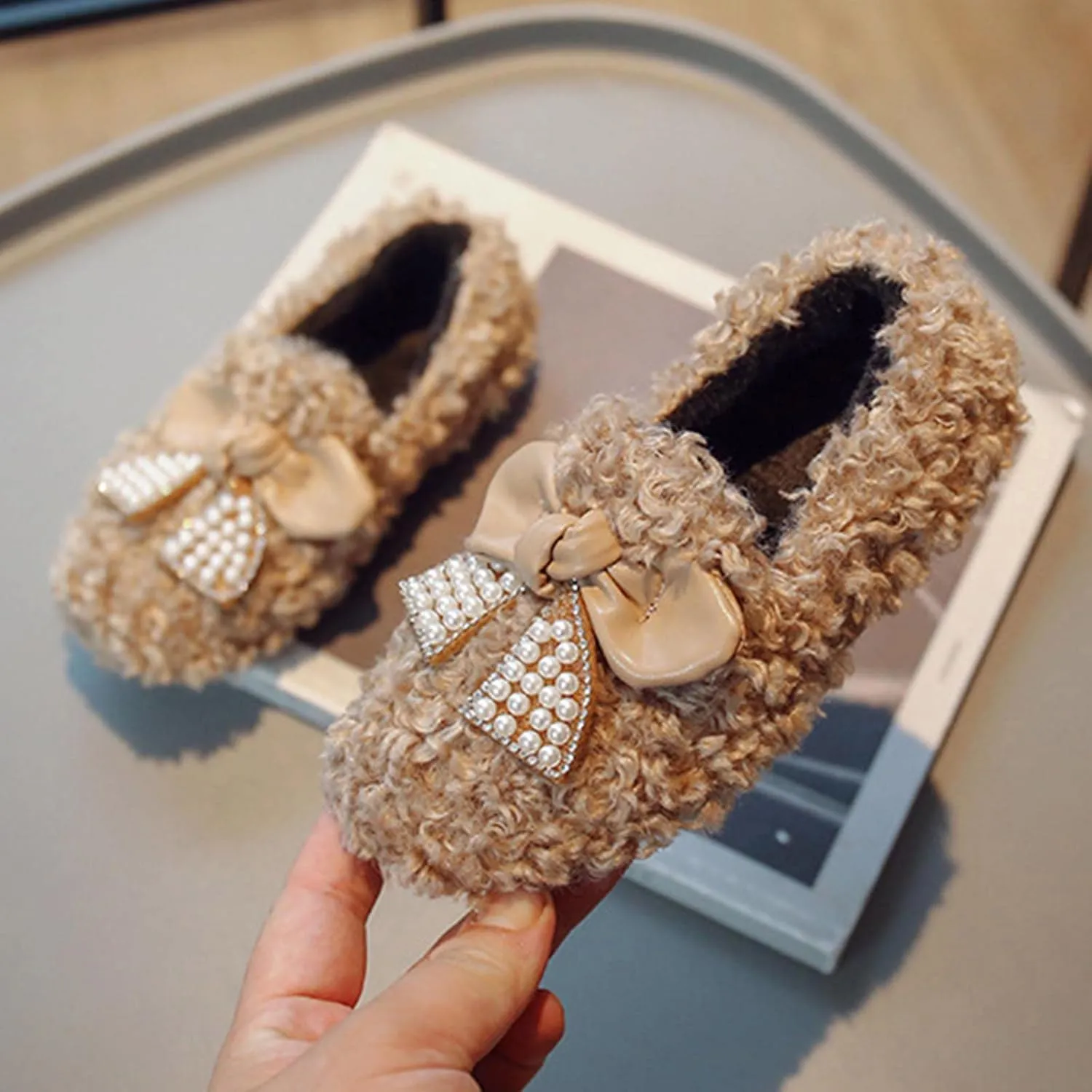 Winter Children Shoes Baby Girls Cotton Shoes Flat Non Slip Pearl Bow Plush Warm Lightweight Comfortable Slippers (Khaki, 9.5-10 Years Big Kids)
