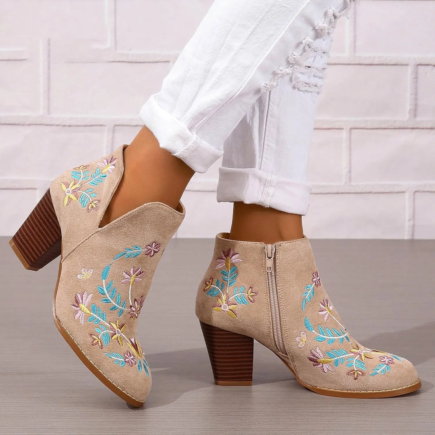 Womens Cowboy Boots Chunky Block Heel Pointed Toe Embroidery Womens Cowboy Boots Ankle Short Western Boots for Women