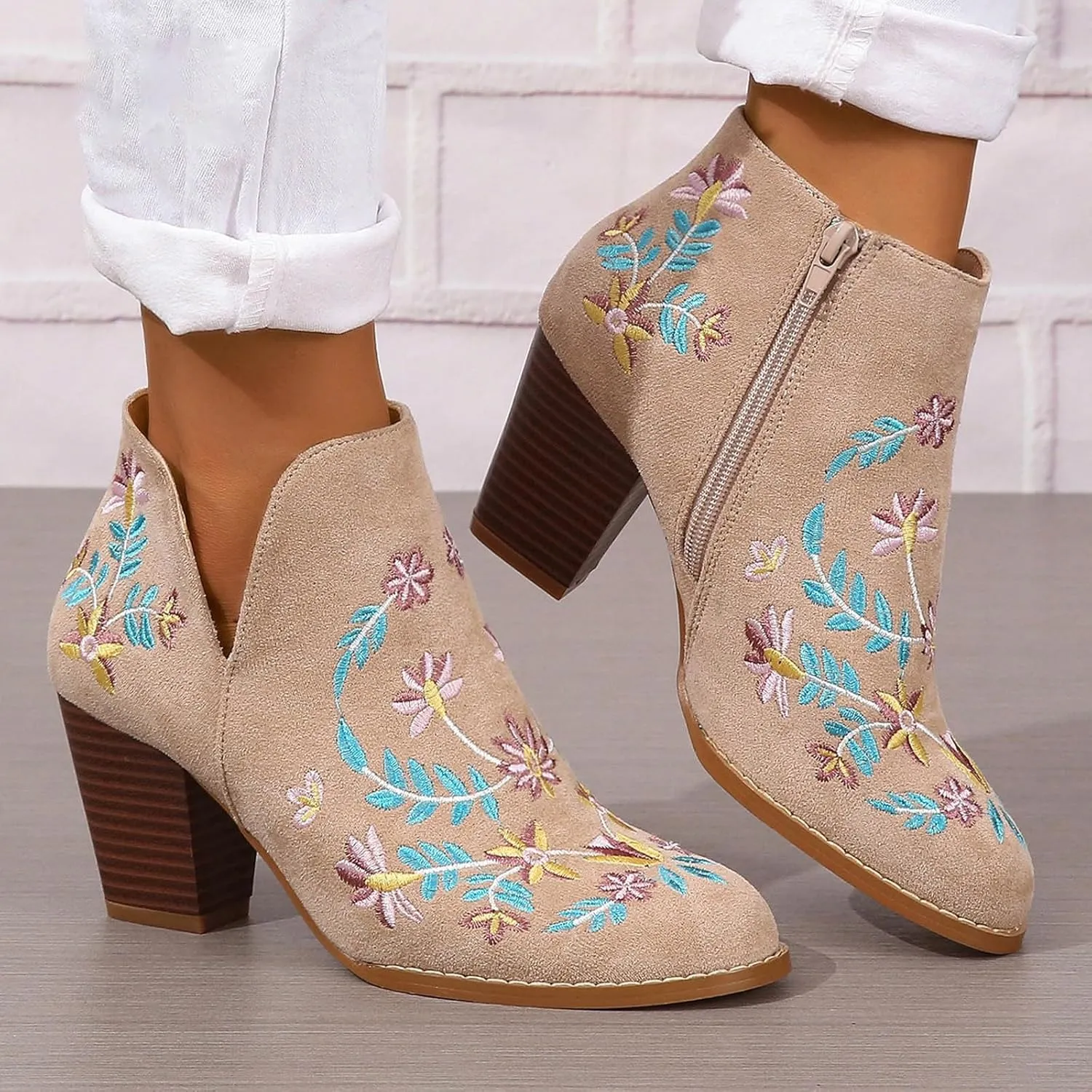 Womens Cowboy Boots Chunky Block Heel Pointed Toe Embroidery Womens Cowboy Boots Ankle Short Western Boots for Women