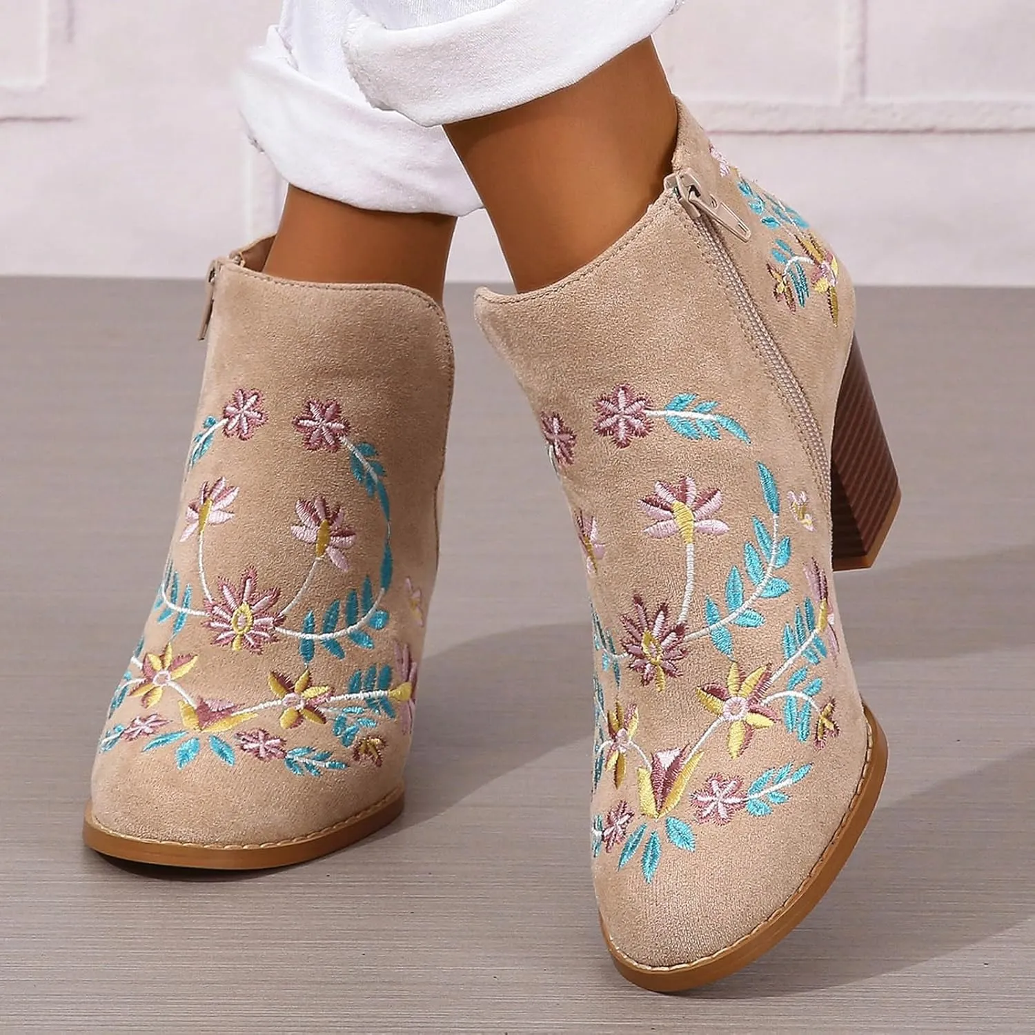 Womens Cowboy Boots Chunky Block Heel Pointed Toe Embroidery Womens Cowboy Boots Ankle Short Western Boots for Women